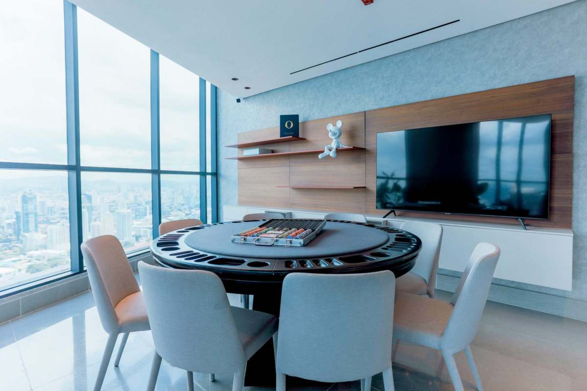 Spacious marble bathroom with luxury finishes ocean view penthouse PH Paitilla Court