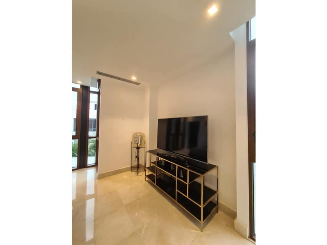 Spacious bedroom with en-suite bath, built-in closets, air conditioning and ocean views Ocean Reef Panama