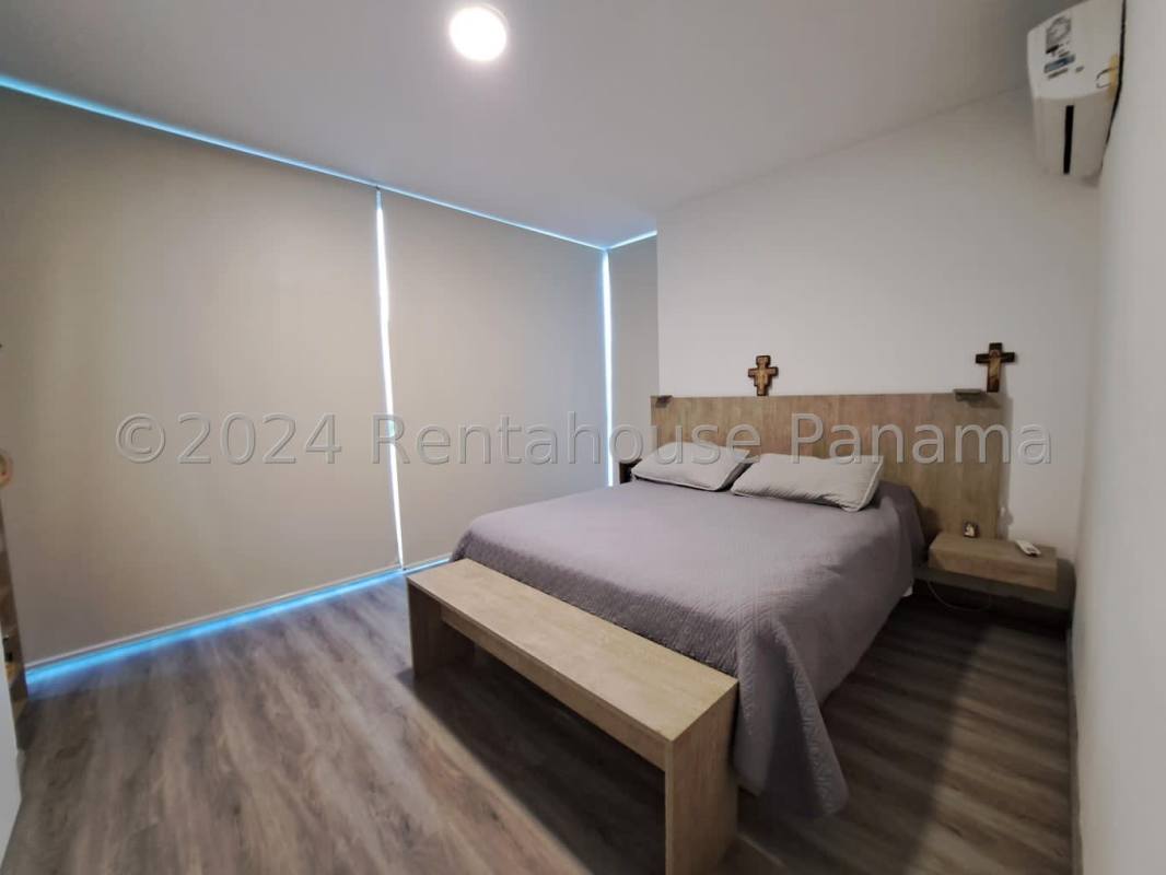 Rooftop swimming pool skyline view PH Sky Blue Tower Panama City