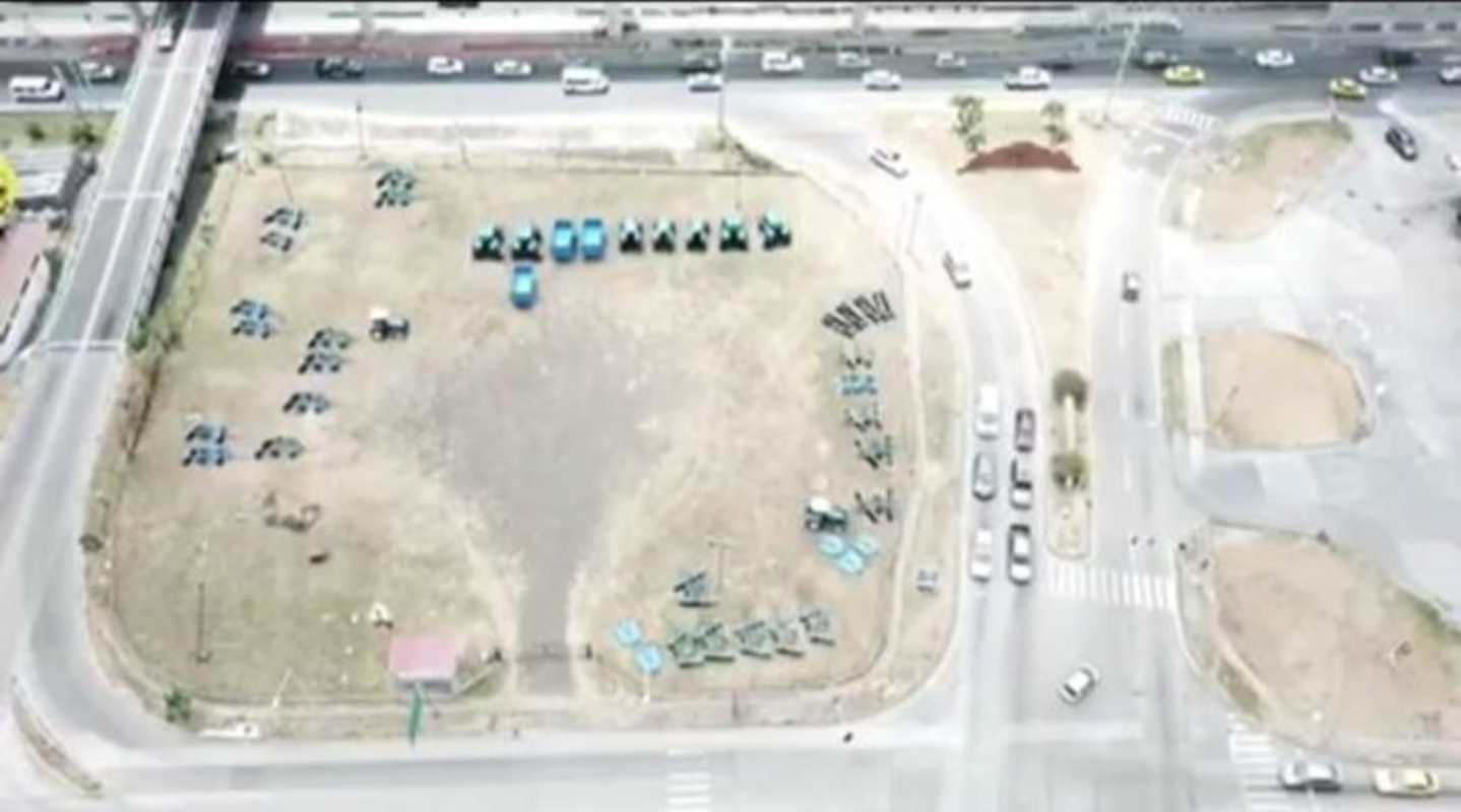 Empty commercial lot alongside main Vía Domingo Díaz with Metro station near Villa Lucre Panama