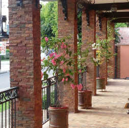 Artisanal 4BR House with Balconies in La Pintada Penonomé