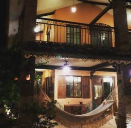 Rustic colonial house with balcony, hammock, night lighting Penonomé La Pintada Panama