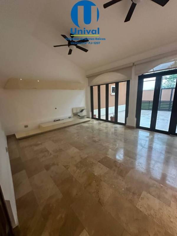 Large screened covered terrace ideal for BBQs and entertaining Costa Sur Panama