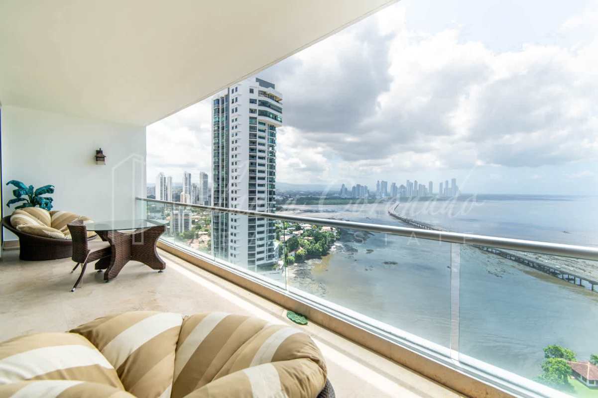 Luxurious Seafront Condo in PH Ocean Sky Coco del Mar
