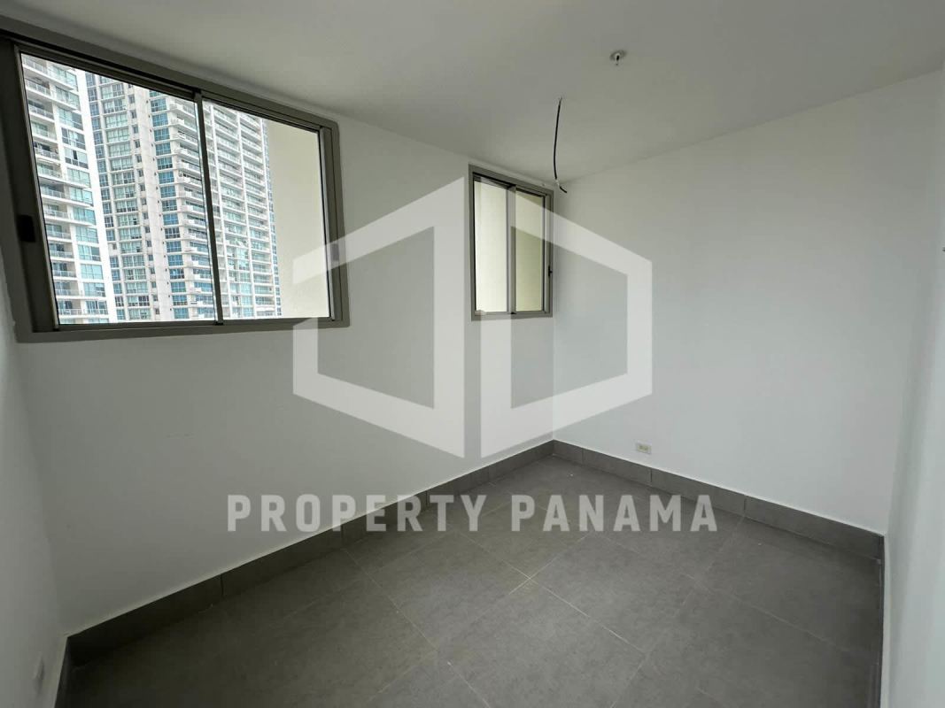 Double-height elegant lobby with concierge in PH Pacific Point luxury tower Panama