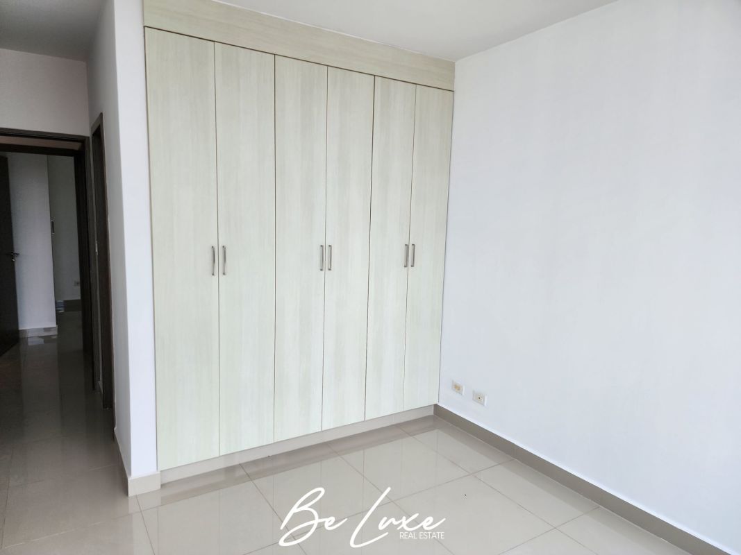 Minimalist bathroom apartment PH Canvas Tower Parque Lefevre Panama modern tiles
