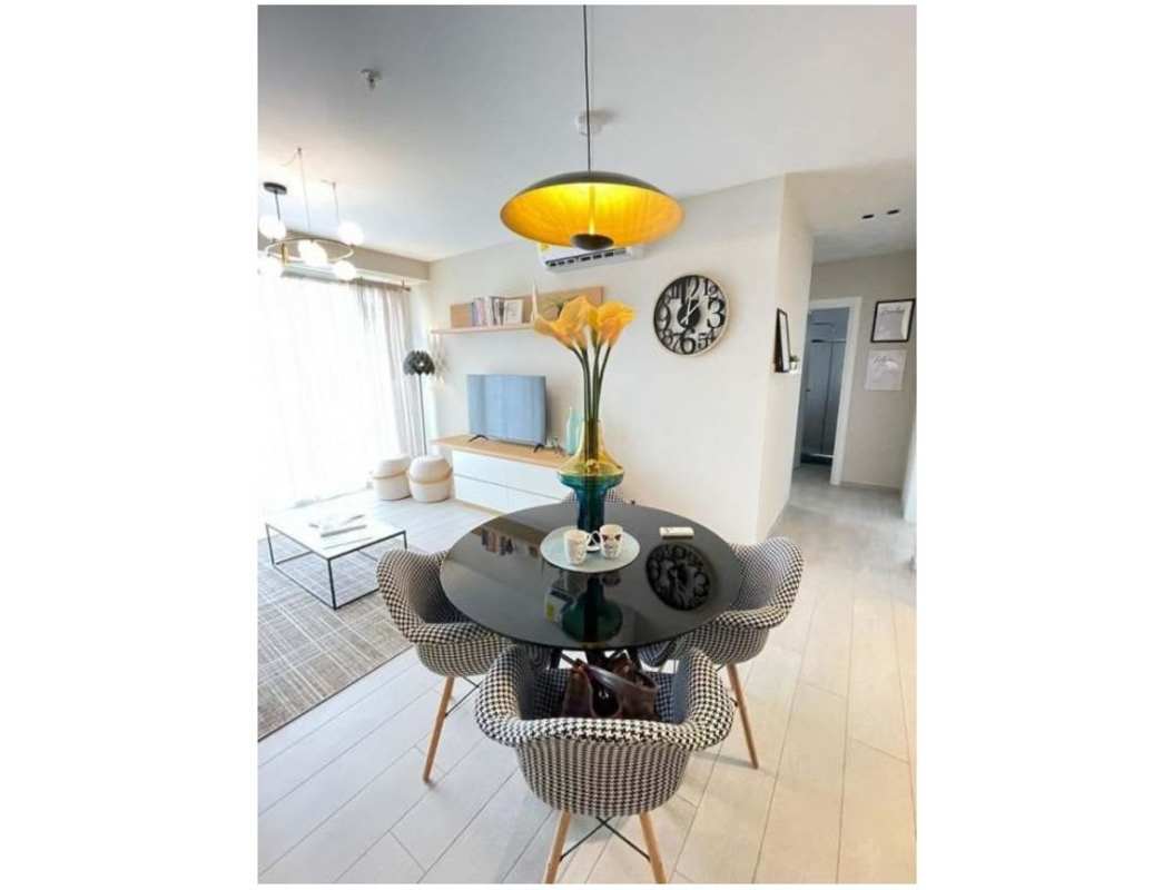 Master bedroom ensuite bathroom large window PH Demetra Panama City