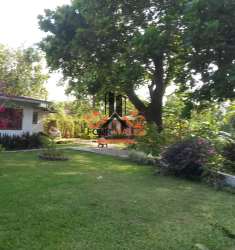 Traditional covered porch with mountain views in Valle de Antón Panama