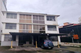 Commercial Building with Residential Units for Sale in El Cangrejo - 15 bedrooms