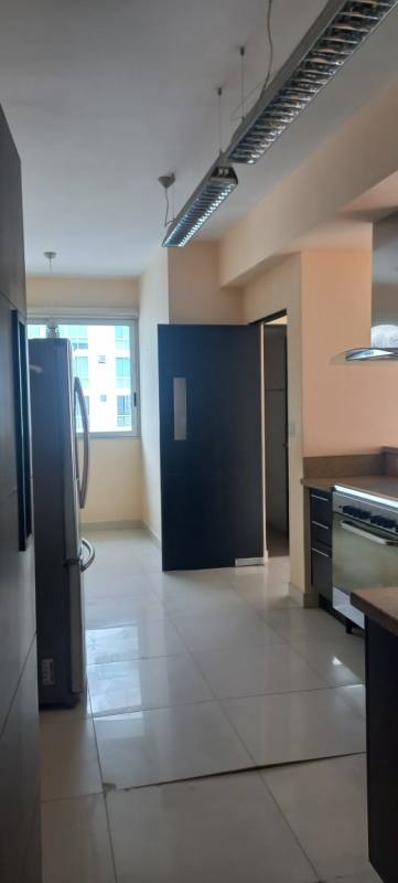 Bright bedroom with closet and ensuite bathroom in PH Keops Tower San Francisco Panama