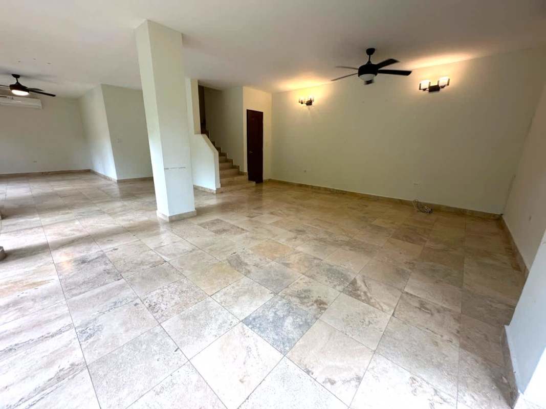 Large living room with sliding glass doors, balcony access, marble floors in Senderos de Camino de Cruces Clayton Panama