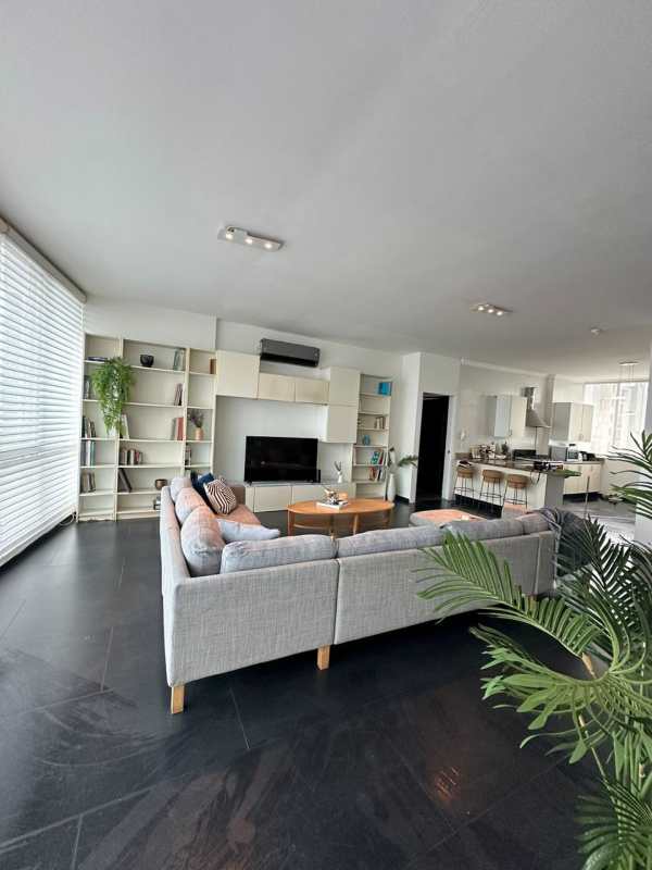 Open plan living room with ocean view in PH Marina Park Avenida Balboa Panama