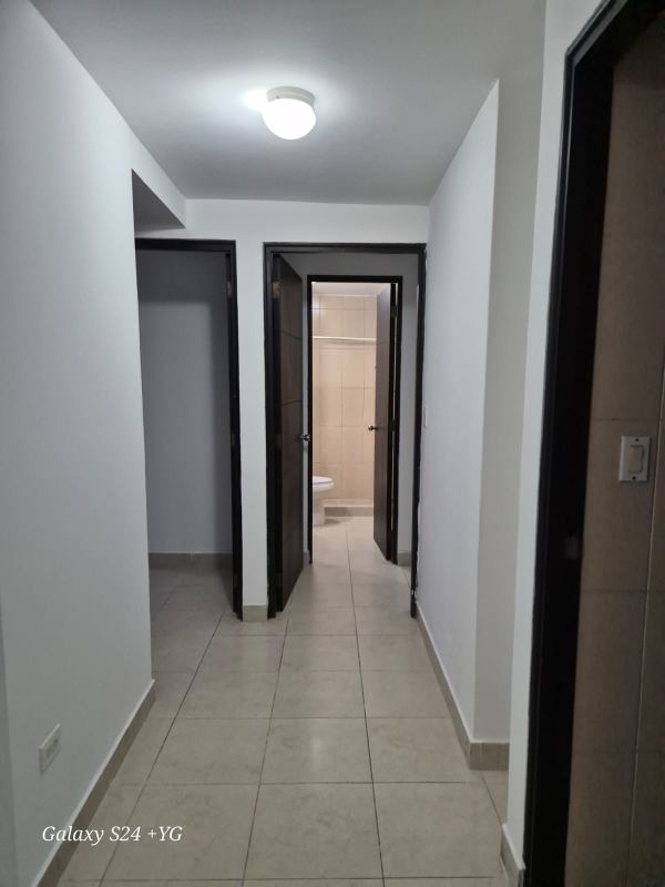 Modern granite countertop kitchen with cabinets PH La Loma Tower 12 de Octubre Panama