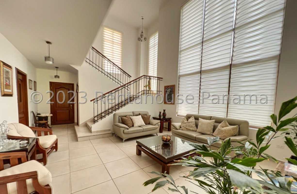 Spacious bedroom with walk-in closet and large windows Los Senderos Clayton Panama