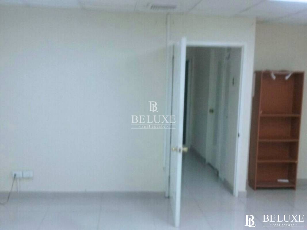 Building lobby entrance area in PH Plaza Ejecutiva Bella Vista Panama City