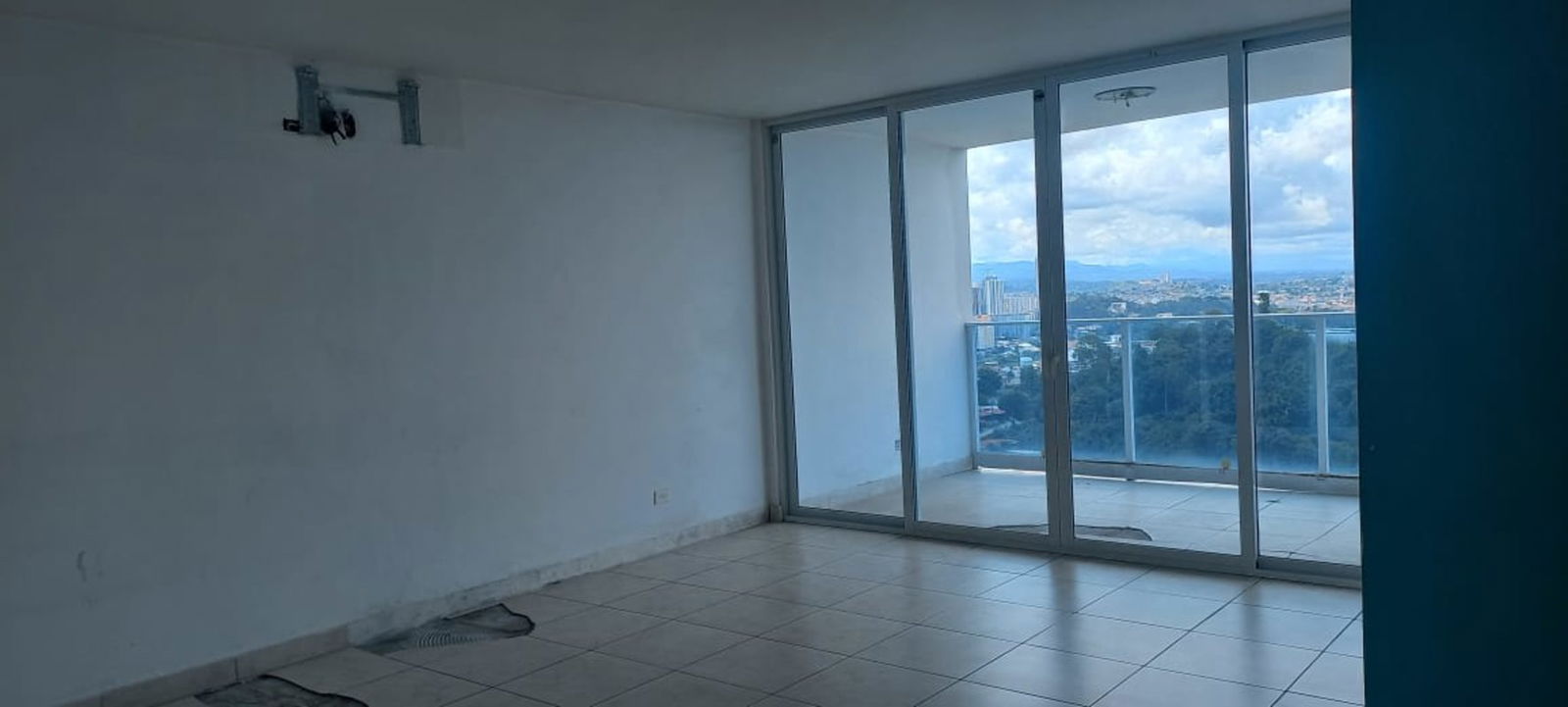 Bathroom with modern tile, glassed shower enclosure and vanity in PH Lexitong Tower Villa de las Fuentes Panama City