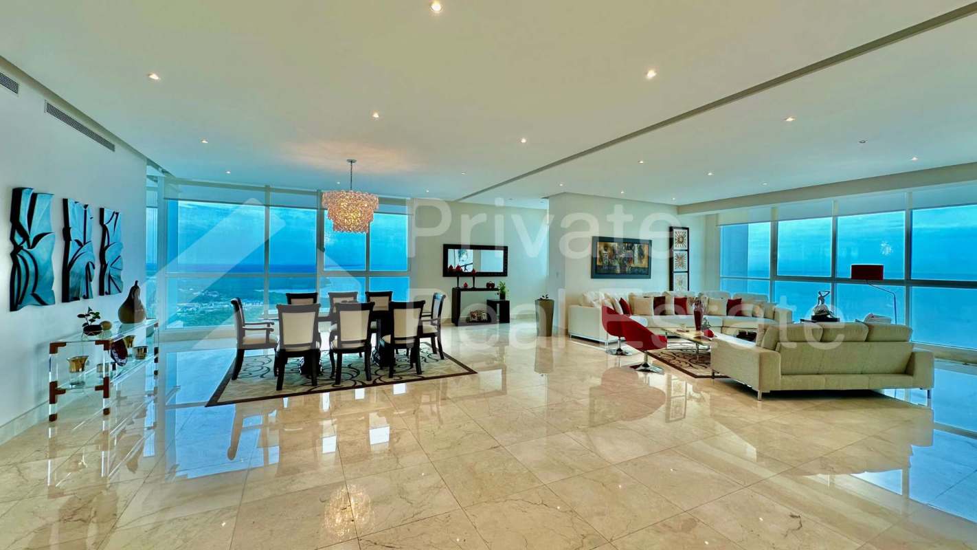 Spacious kitchen with granite counters and panoramic sea views in PH Vitri Costa del Este