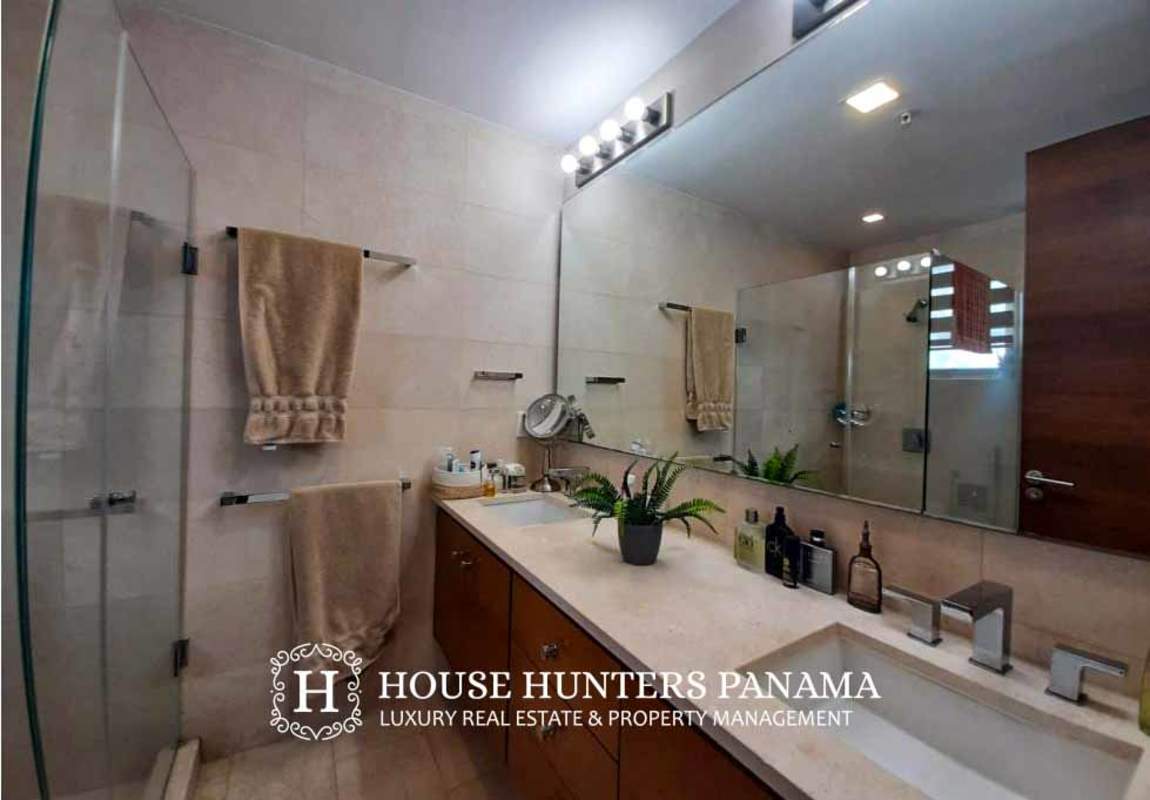 Modern kitchen with breakfast island and pantry in Santa Maria PH Ocean Reef Panama