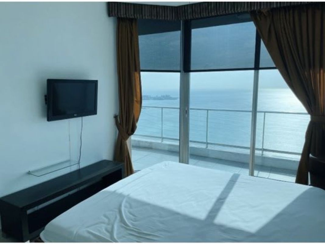 Private balcony with panoramic Pacific Ocean and city skyline views at PH Destiny Tower Panama