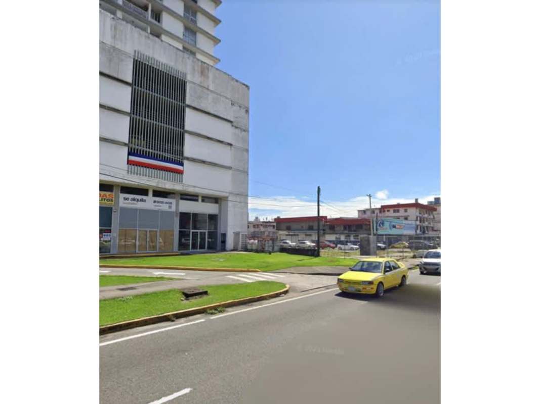 Exterior view of PH Alegria with retail spaces on Vía España high exposure Bella Vista