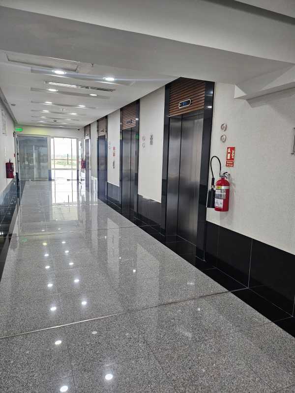 Modern elevator lobby with polished granite flooring at PH Arifa Tower, Santa Maria Business District Panama