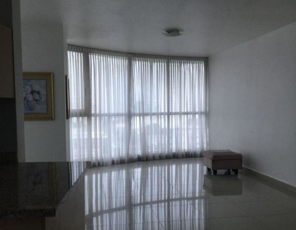 Dining room with ceramic flooring and skyline view at PH Joy Tower Panama City