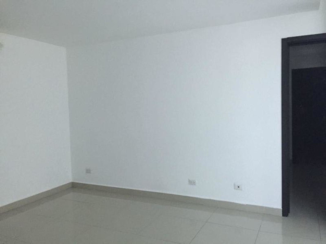 Empty room with tiled floors and white walls PH Joy Tower Panama