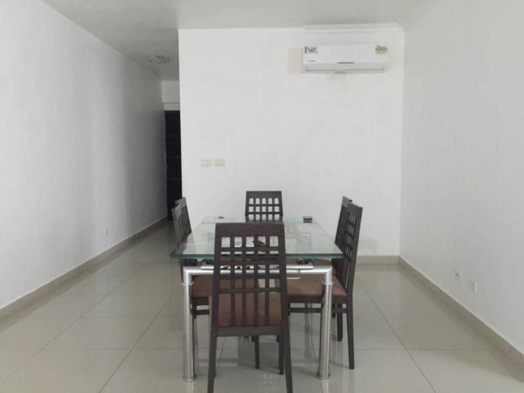 Dining room with glass table and split AC PH Joy Tower Panama
