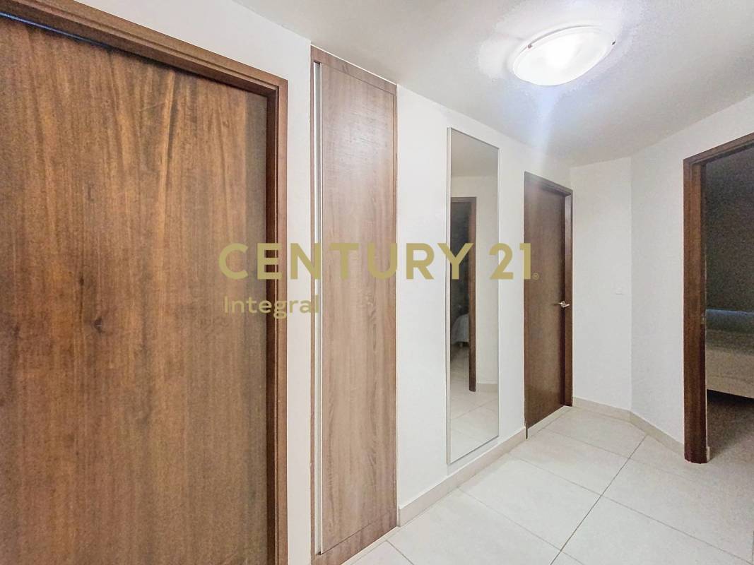 Bedroom with AC, porcelain floors, city views in PH Twin Towers Marbella Panama City