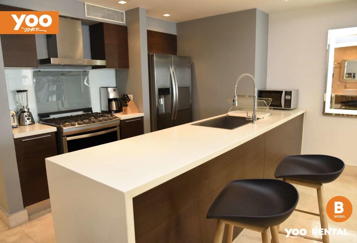 Contemporary kitchen granite countertops island stainless appliances PH YOO Avenida Balboa