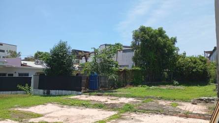 Empty plot suitable for commercial construction or apartments near downtown Las Tablas Panama