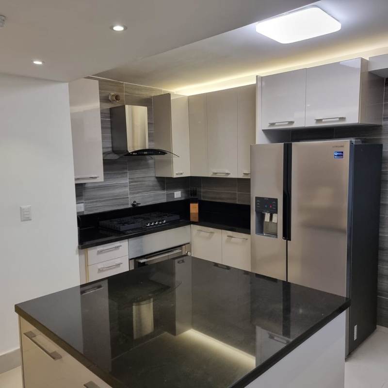 Bedroom with panoramic window, walk-in closet, split AC at PH Park City Obarrio Panama