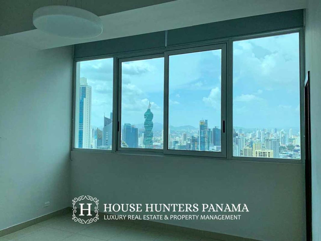 Bedroom with panoramic ocean view and marble ensuite bath PH Pacific Point Punta Paitilla Panama