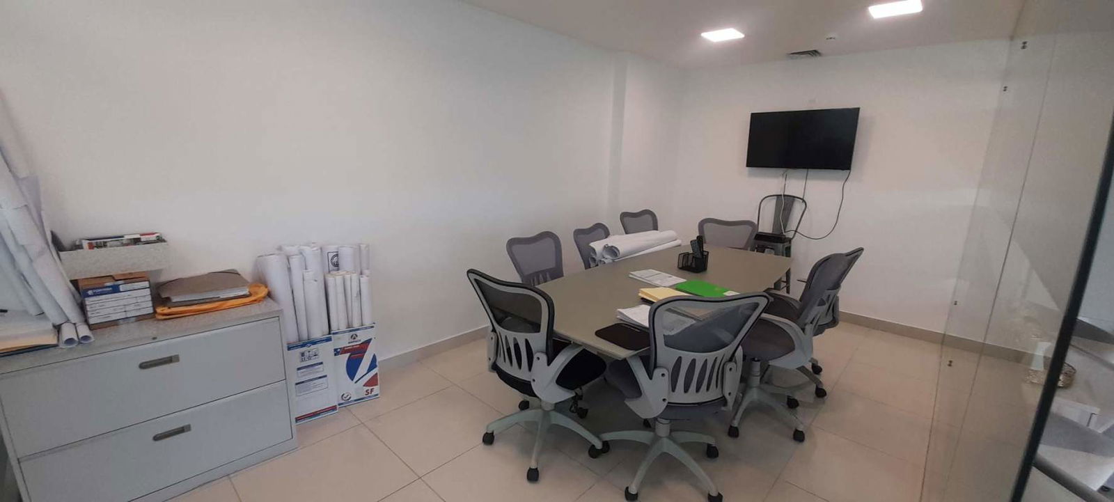 Private offices with glass partitions and furniture for rent in Costa del Este Panama