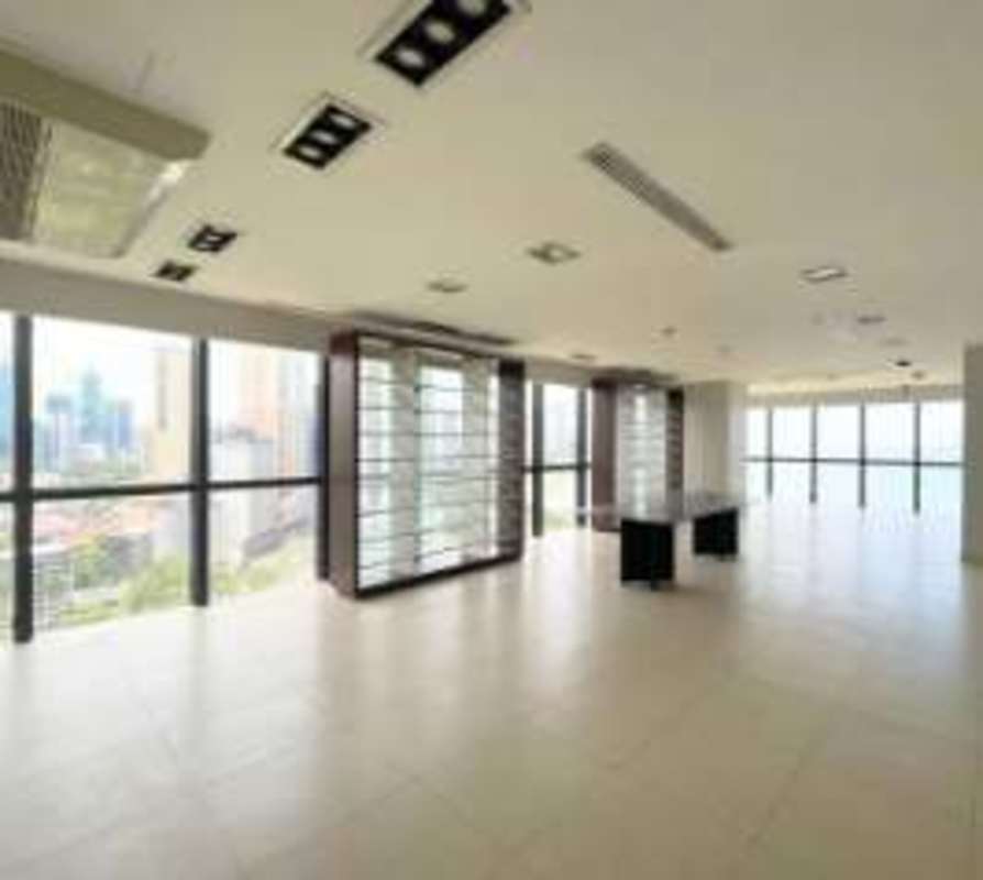 Large open space commercial office floor with skyline view Torre BAC Avenida Balboa Panama