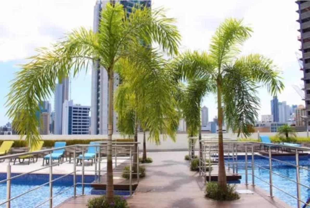 Minimalist bedroom with window and blinds PH Luxor 300 Panama