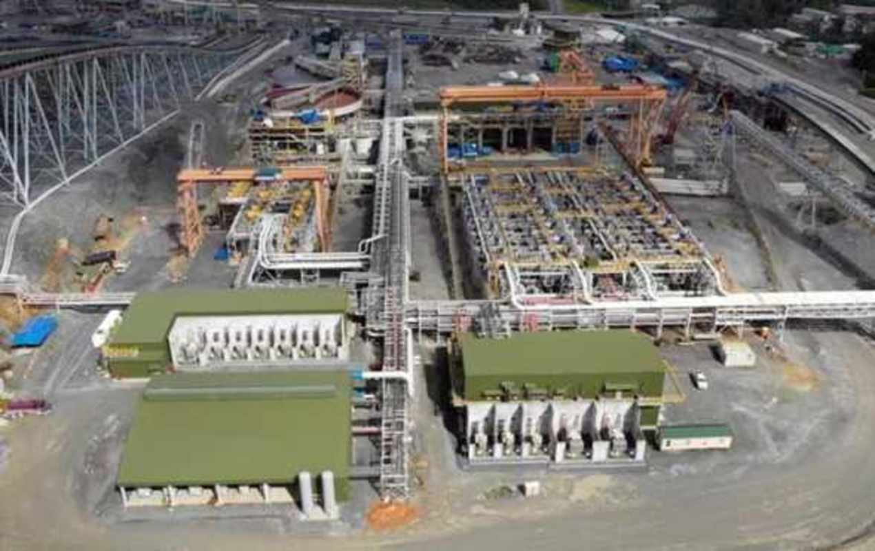 Infinity pool at rooftop overlooking Panama Bay and city from PH Uptown residential tower