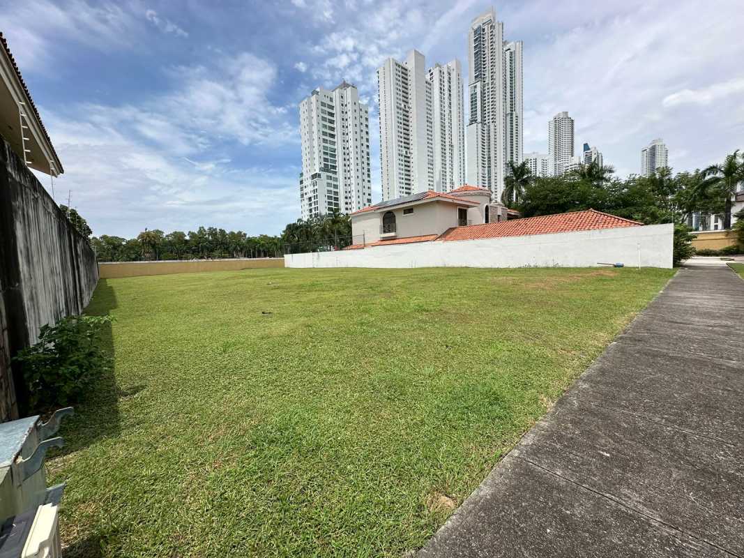 Grassy lot with boundary walls inside Balmoral gated Costa del Este Panama