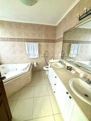 Apartment for Rent in Bella Vista - 3 bedrooms