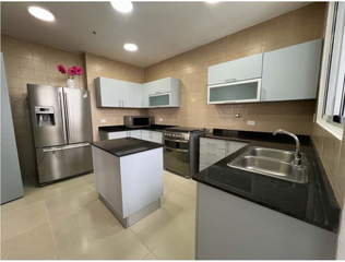 Apartment for Sale in San Francisco - 3 bedrooms