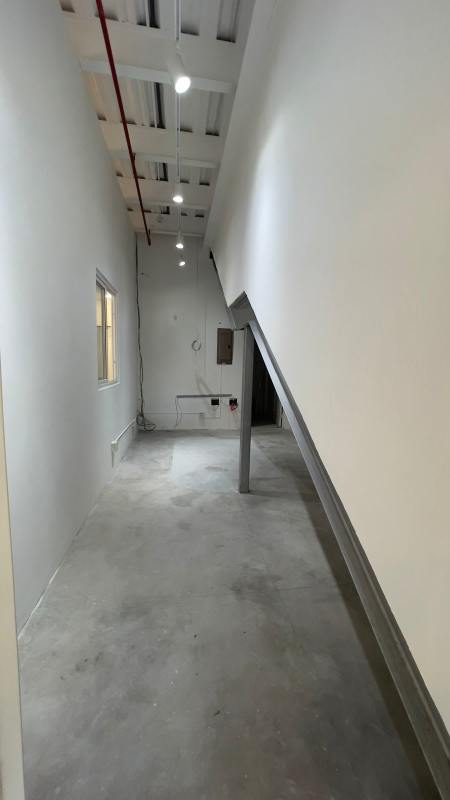 Versatile mezzanine inside commercial rental unit at Centromall Obarrio Panama