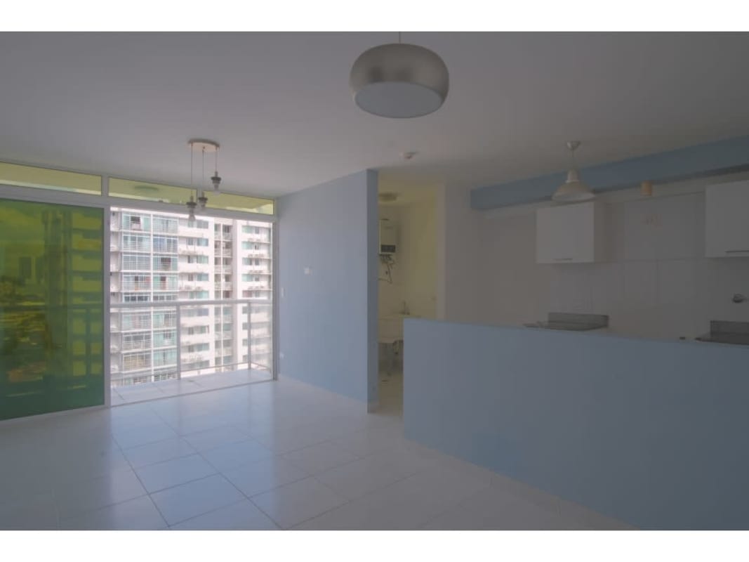 Panoramic city and skyline views from balcony of Panama apartment in Metropolitan Park