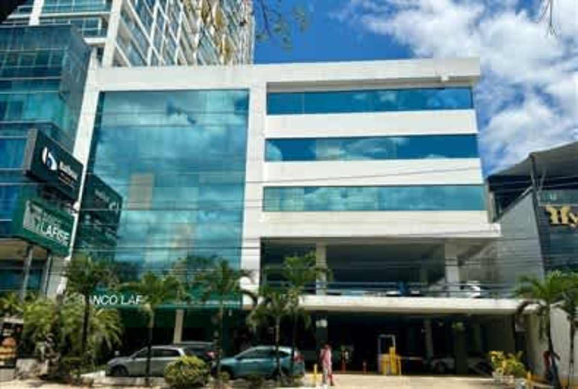 Spacious conference room with panoramic ocean views in PH Plaza Balboa Panama City