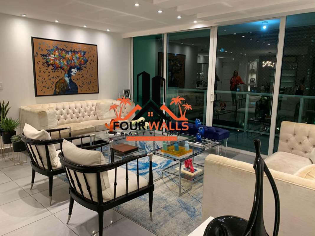 Spacious bedroom with city skyline view, large closet, AC in Mystic Point Punta Pacifica