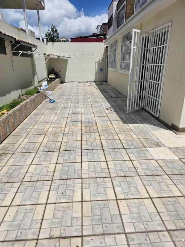 Paved courtyard, planter bed, window grills and secure patio in PH Brisas Point Brisas del Golf