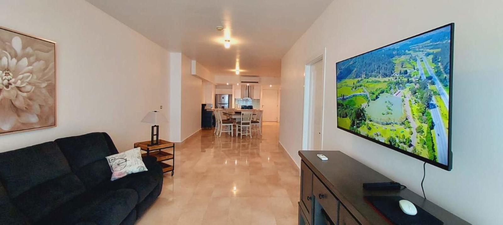 Fully equipped modern kitchen with dining area and city views PH Yoo Avenida Balboa