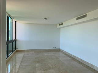 Apartment for Sale in Santa Maria - 3 bedrooms