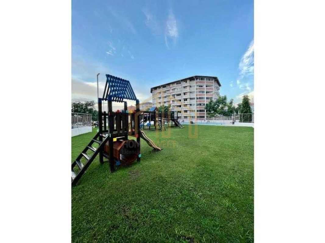 Comfortable bedroom with air conditioning and ceramic floors in affordable PH Residencial Llano Bonito Panama City
