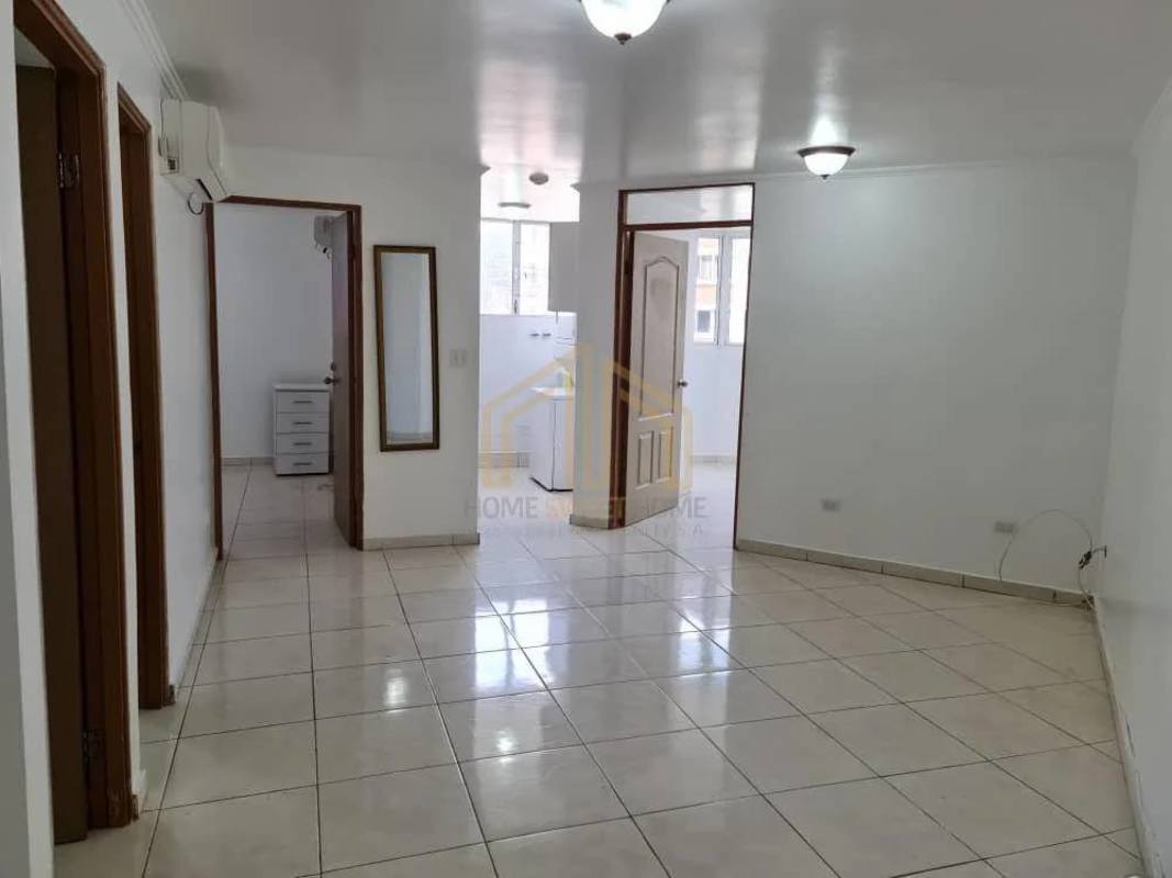 Spacious living-dining room with ceramic tile floor and natural lighting PH Residencial Llano Bonito Juan Díaz Panama