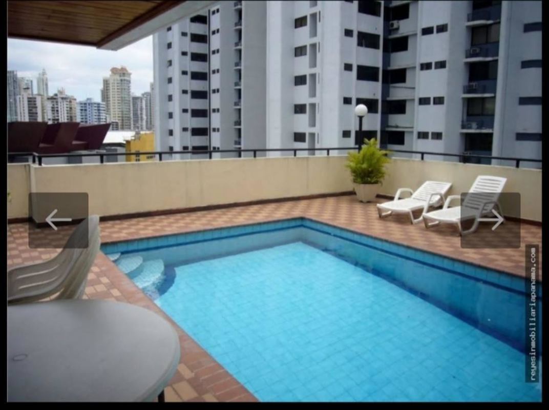 Furnished master bedroom with split AC, city views, built-in closet in PH Bahia Marbella 2 Panama City